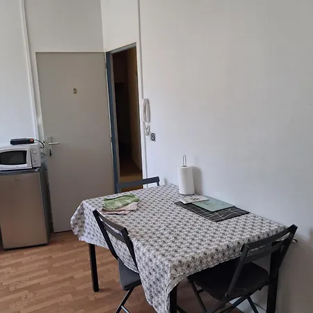 Apartment Dans Le Vieux Quartier De *